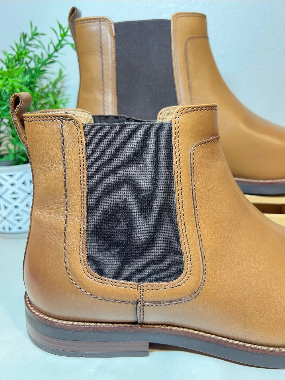 Johnston & Murphy sleek tan